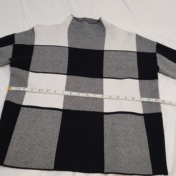 TAHARI M SWEATER - Picture 16 of 16